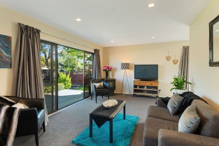 Photo of property in 16 Royleen Street, Casebrook, Christchurch, 8051