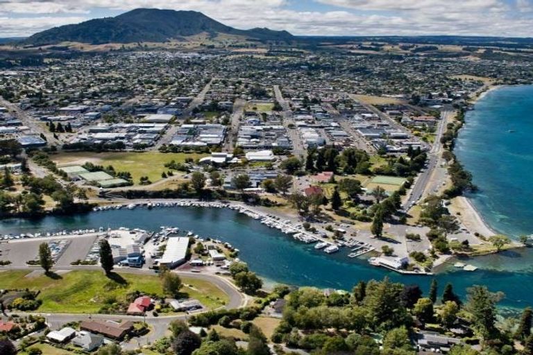 Photo of property in 32 Wai Terrace, Wharewaka, Taupo, 3330