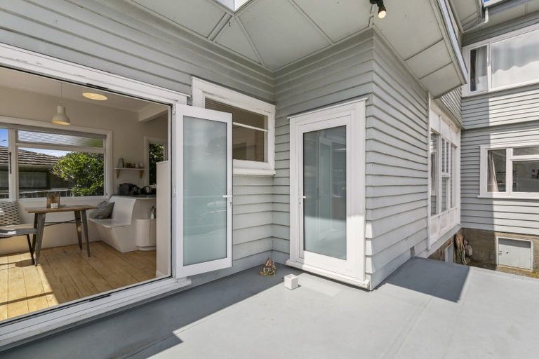 Photo of property in 199u1 Newlands Road, Newlands, Wellington, 6037