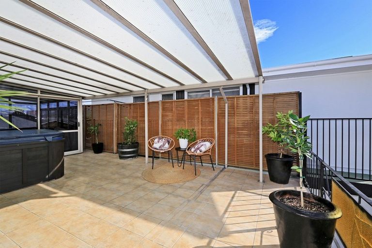 Photo of property in 4/8 Lee Road, Taradale, Napier, 4112