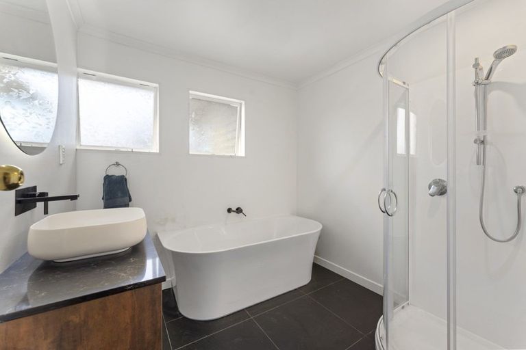 Photo of property in 119 Omata Road, Marfell, New Plymouth, 4310