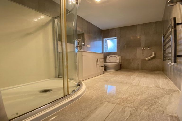 Photo of property in 26 Tawhana Crescent, Red Beach, 0932