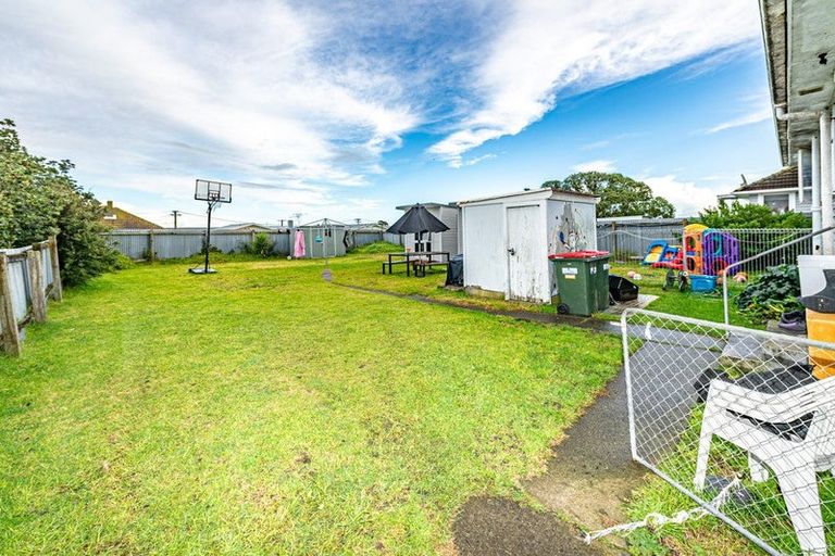 Photo of property in 143 Puriri Street, Castlecliff, Whanganui, 4501