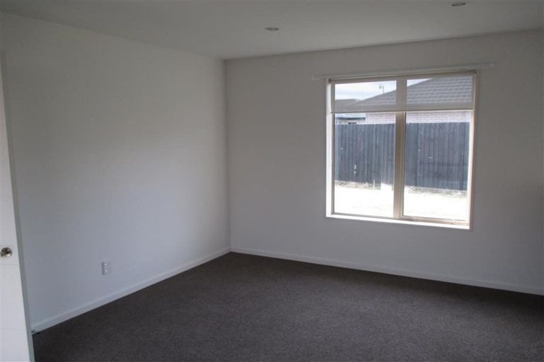 Photo of property in 17 Conie Glen Lane, Broomfield, Christchurch, 8042