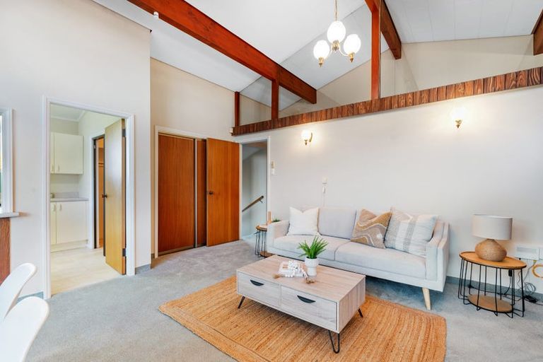 Photo of property in 4 Hawkswood Place, Avonhead, Christchurch, 8042