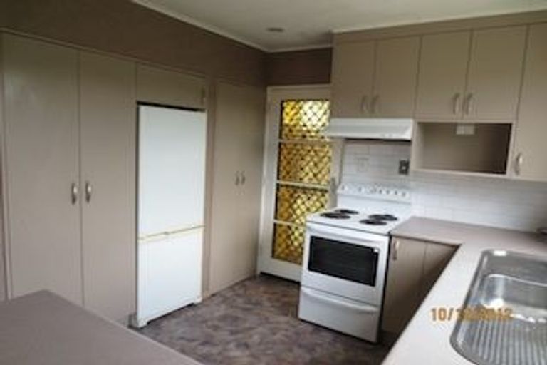 Photo of property in 1f1-a Sequoia Place, Maoribank, Upper Hutt, 5018