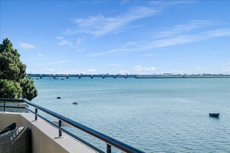 Photo of property in 15/2 Sixth Avenue, Tauranga, 3110