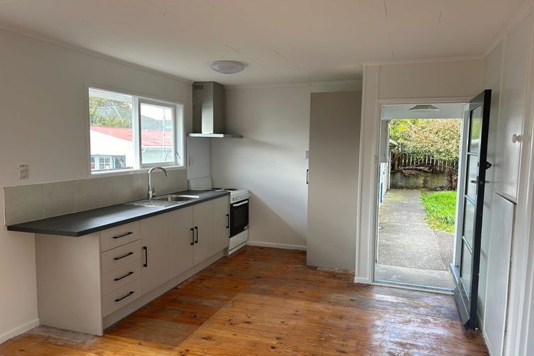 Photo of property in 12 Burbridge Road, Favona, Auckland, 2024