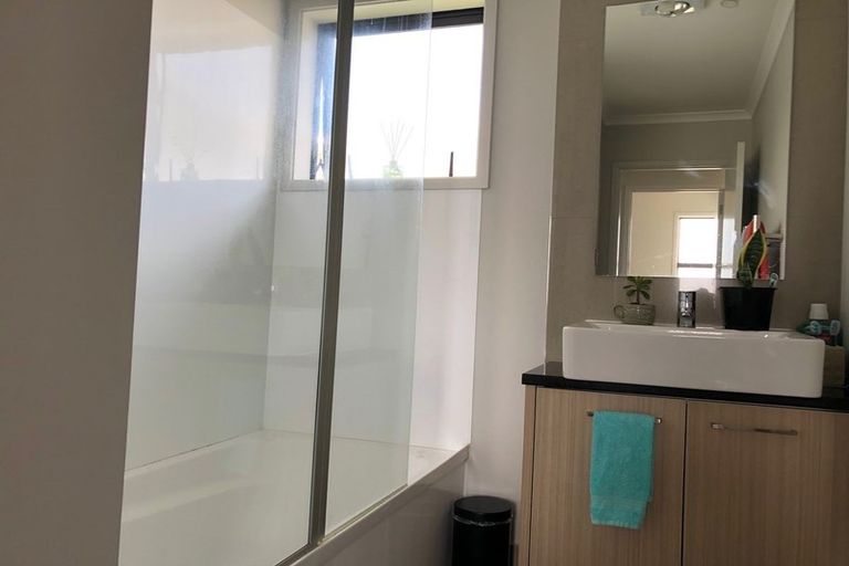 Photo of property in 14 Hirimate Place, Flat Bush, Auckland, 2019