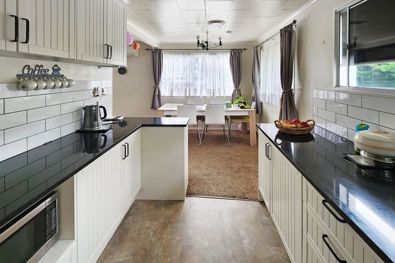 Photo of property in 214 Major Drive, Kelson, Lower Hutt, 5010