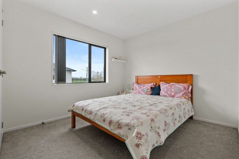 Photo of property in 35 Sapwood Crescent, Takanini, 2110
