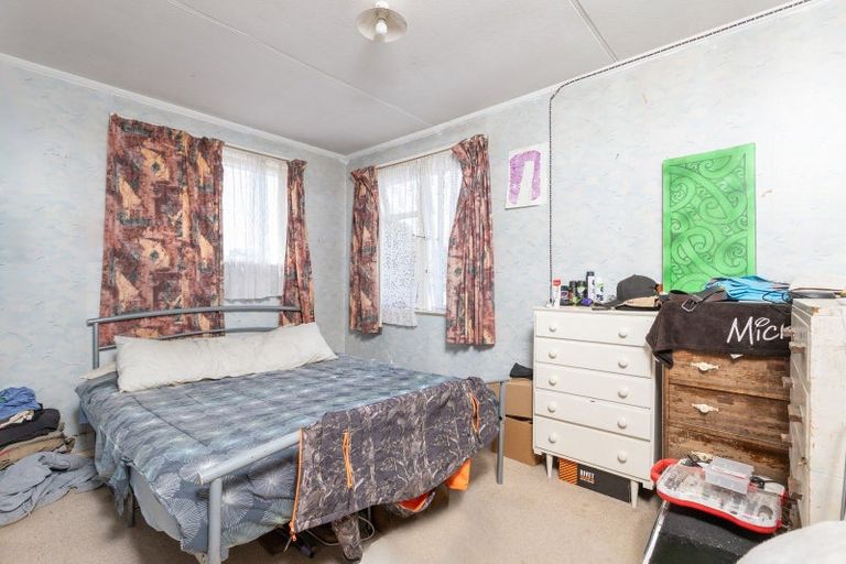 Photo of property in 16 Grant Crescent, Masterton, 5810