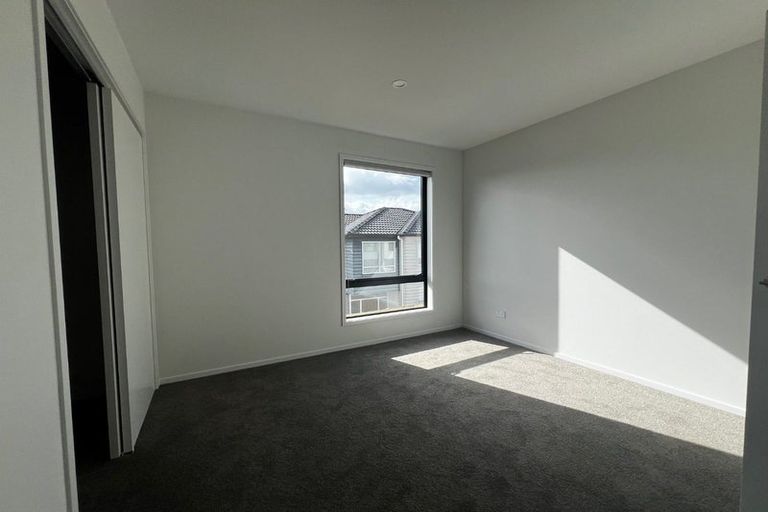 Photo of property in 21 Divich Avenue, Te Atatu South, Auckland, 0610