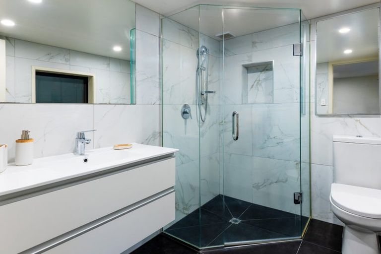 Photo of property in 10 Kowhai Road, Campbells Bay, Auckland, 0630