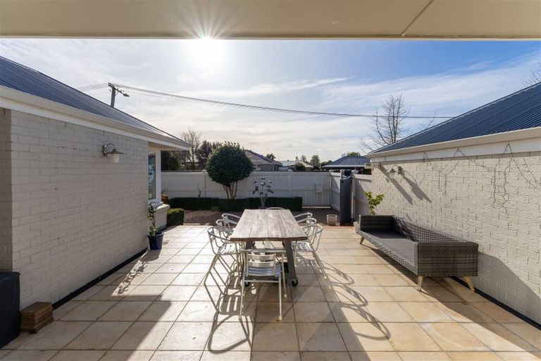 Photo of property in 2 Colwyn Street, Bryndwr, Christchurch, 8053