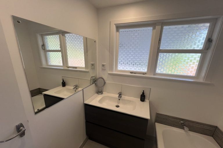 Photo of property in 10 Montana Road, Totara Park, Upper Hutt, 5018