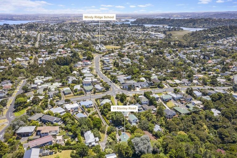 Photo of property in 11 Stanley Road, Glenfield, Auckland, 0629