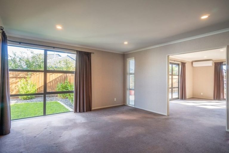 Photo of property in 11 Geneva Terrace, Kelvin Grove, Palmerston North, 4414