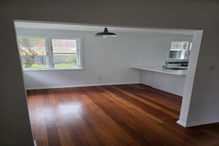 Photo of property in 126 Cambridge Terrace, Fairfield, Lower Hutt, 5011