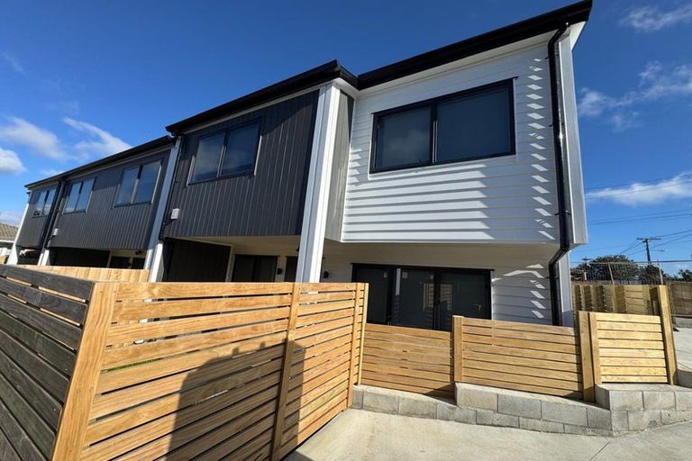 Photo of property in 8 Hillside Road, Papatoetoe, Auckland, 2025