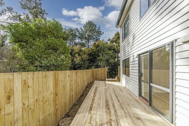 Photo of property in 16a Dalmeny Close, Murrays Bay, Auckland, 0630