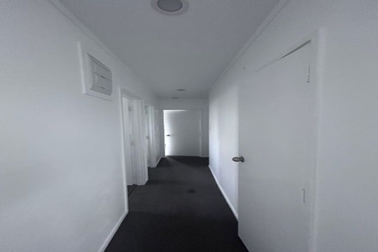 Photo of property in 42 Tamahere Drive, Glenfield, Auckland, 0629