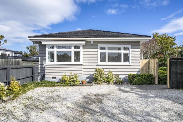 Photo of property in 167 Centaurus Road, Saint Martins, Christchurch, 8022