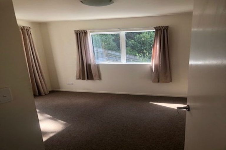 Photo of property in 14 Kopiko Way, Brooklyn, Wellington, 6021