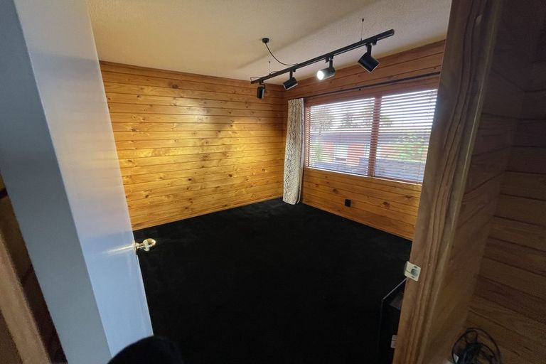 Photo of property in 261 Great North Road, Henderson, Auckland, 0612