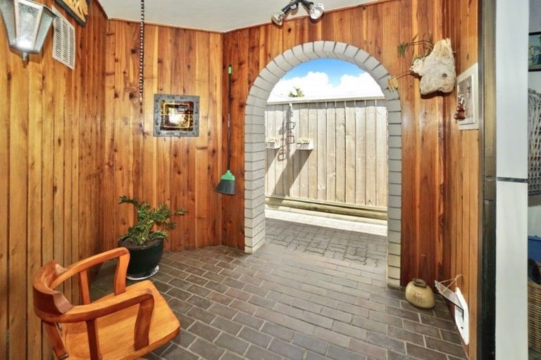 Photo of property in 2 Randell Place, Te Puke, 3119