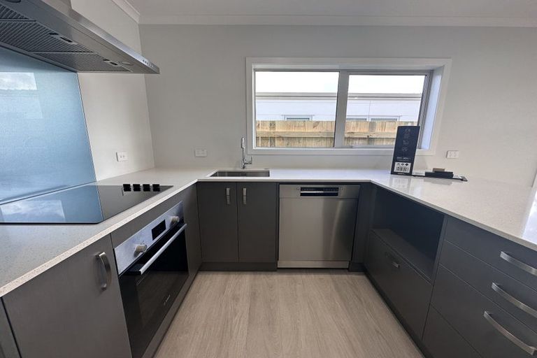 Photo of property in 26 Koru Loop, Paraparaumu, 5032