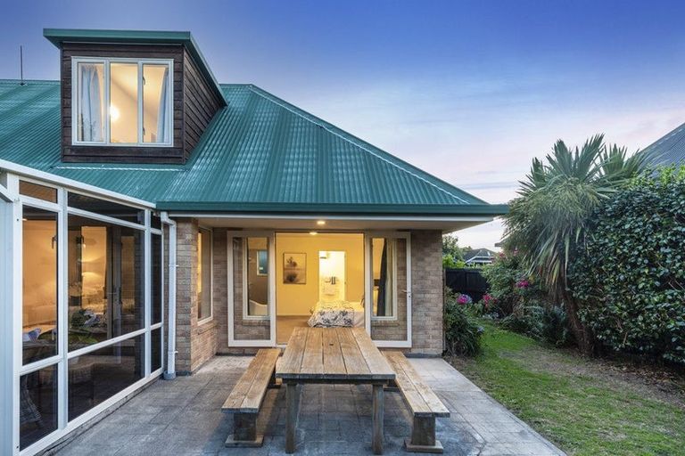 Photo of property in 2/37 Avonhead Road, Avonhead, Christchurch, 8042