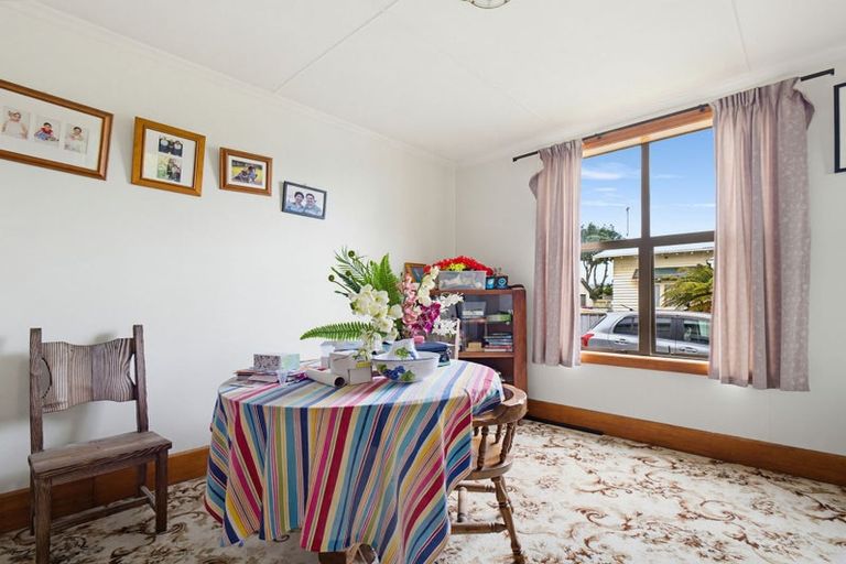 Photo of property in 176 Winchester Street, Levin, 5510