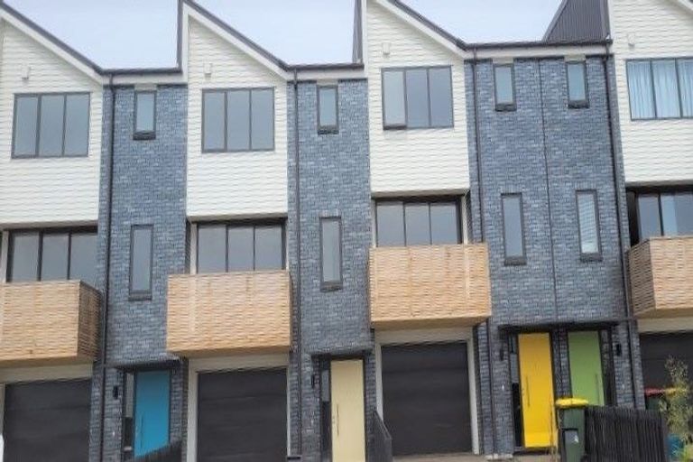 Photo of property in 39 Holystone Road, Whitby, Porirua, 5024