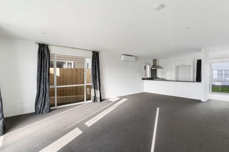 Photo of property in 17 Aviation Street, Takanini, 2112