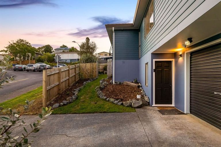 Photo of property in 38 Garton Drive, Massey, Auckland, 0614