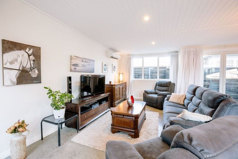 Photo of property in 9 Jellicoe Drive, Hamilton East, Hamilton, 3216