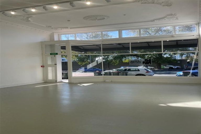 Photo of property in 6 Ponsonby Road, Karori, Wellington, 6012