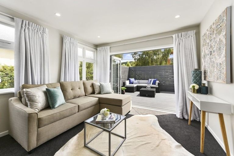 Photo of property in 10f1- Victoria Street, Ebdentown, Upper Hutt, 5018
