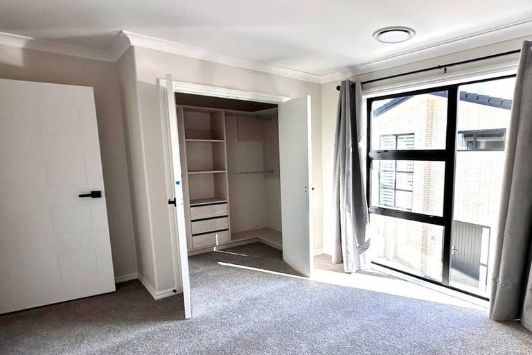 Photo of property in 17b Artesia Close, Shamrock Park, Auckland, 2016