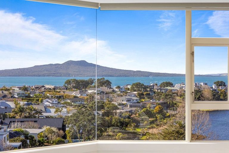 Photo of property in 4/90 Kitchener Road, Milford, Auckland, 0620