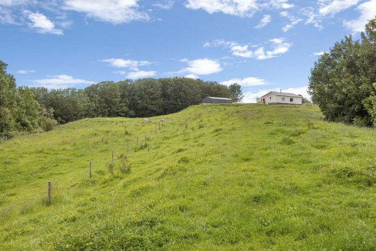 Photo of property in 403 Opunake Road, Cardiff, Stratford, 4391