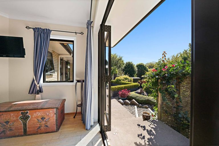 Photo of property in 2 Iwanui Close, Waitara, 4320