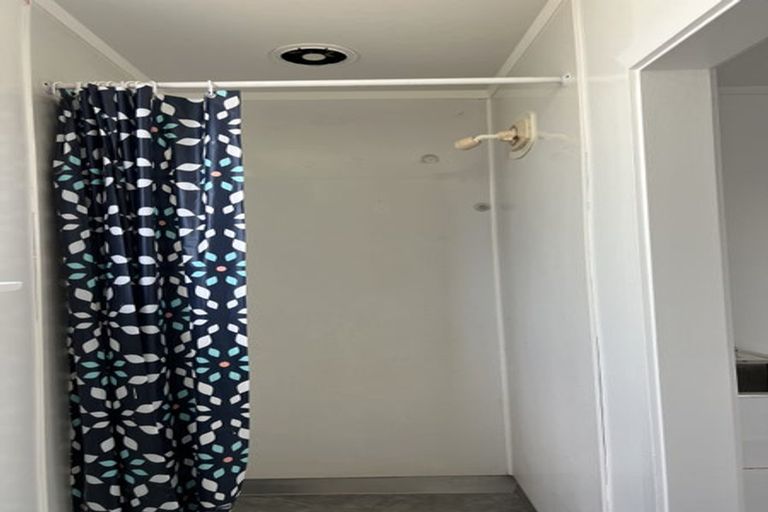 Photo of property in 5 Massine Place, Randwick Park, Auckland, 2105