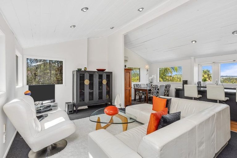 Photo of property in 141 Matipo Road, Te Atatu Peninsula, Auckland, 0610