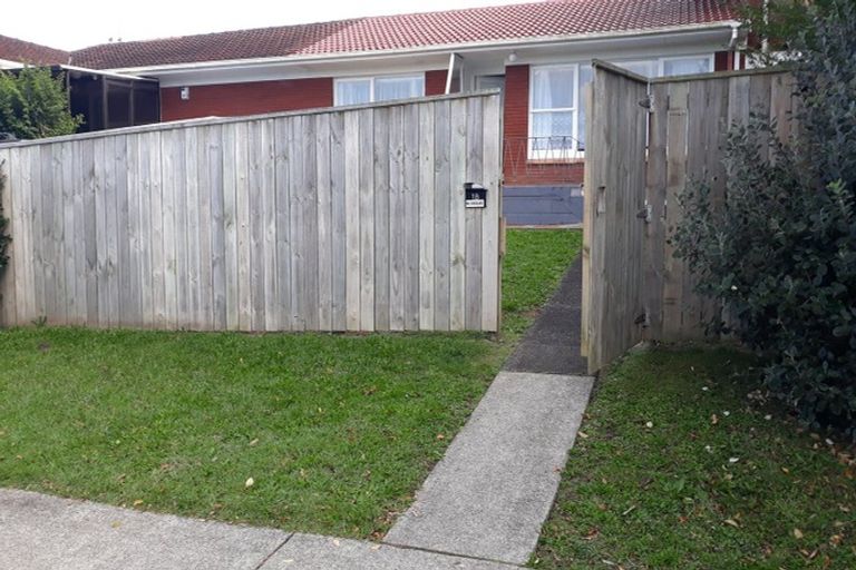 Photo of property in 2/1 Evelyn Place, Hillcrest, Auckland, 0627