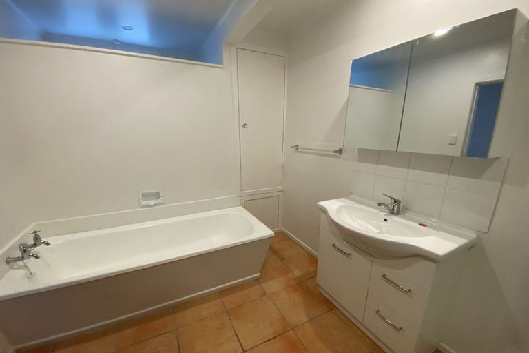 Photo of property in 25u2 Fox Street, Ngaio, Wellington, 6035
