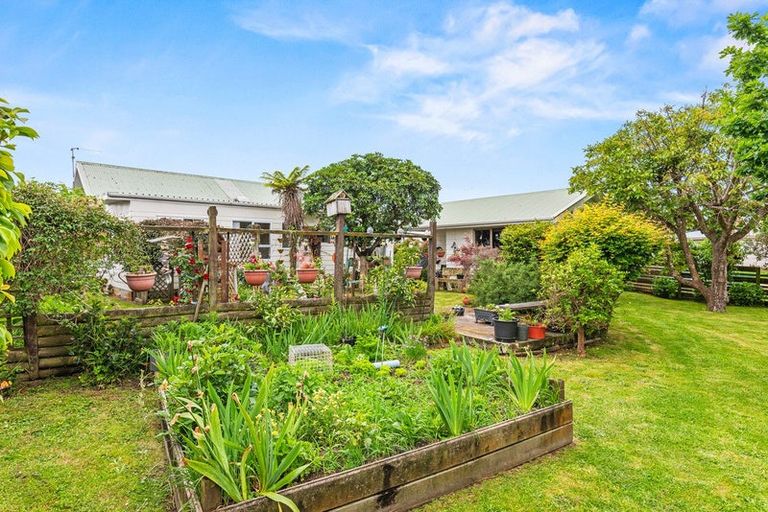 Photo of property in 3 Sharda Grove, Paraparaumu Beach, Paraparaumu, 5032