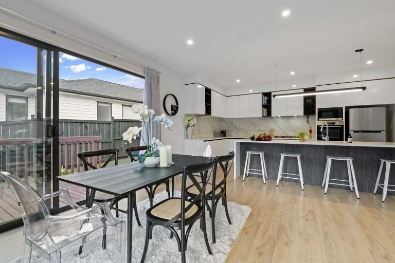 Photo of property in 24 Kahu Close, Orewa, 0931