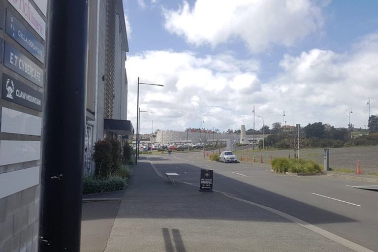 Photo of property in 44 Compton Street, Hillcrest, Auckland, 0627